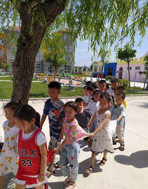 枣庄市峄城区肖桥幼儿园开展参观肖桥小学活动