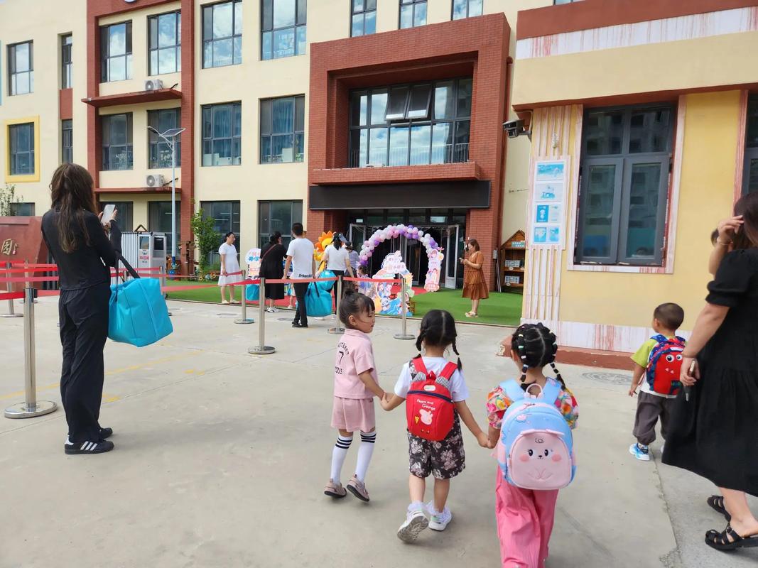 迈出成长的重要一步——幼儿园开学第一天